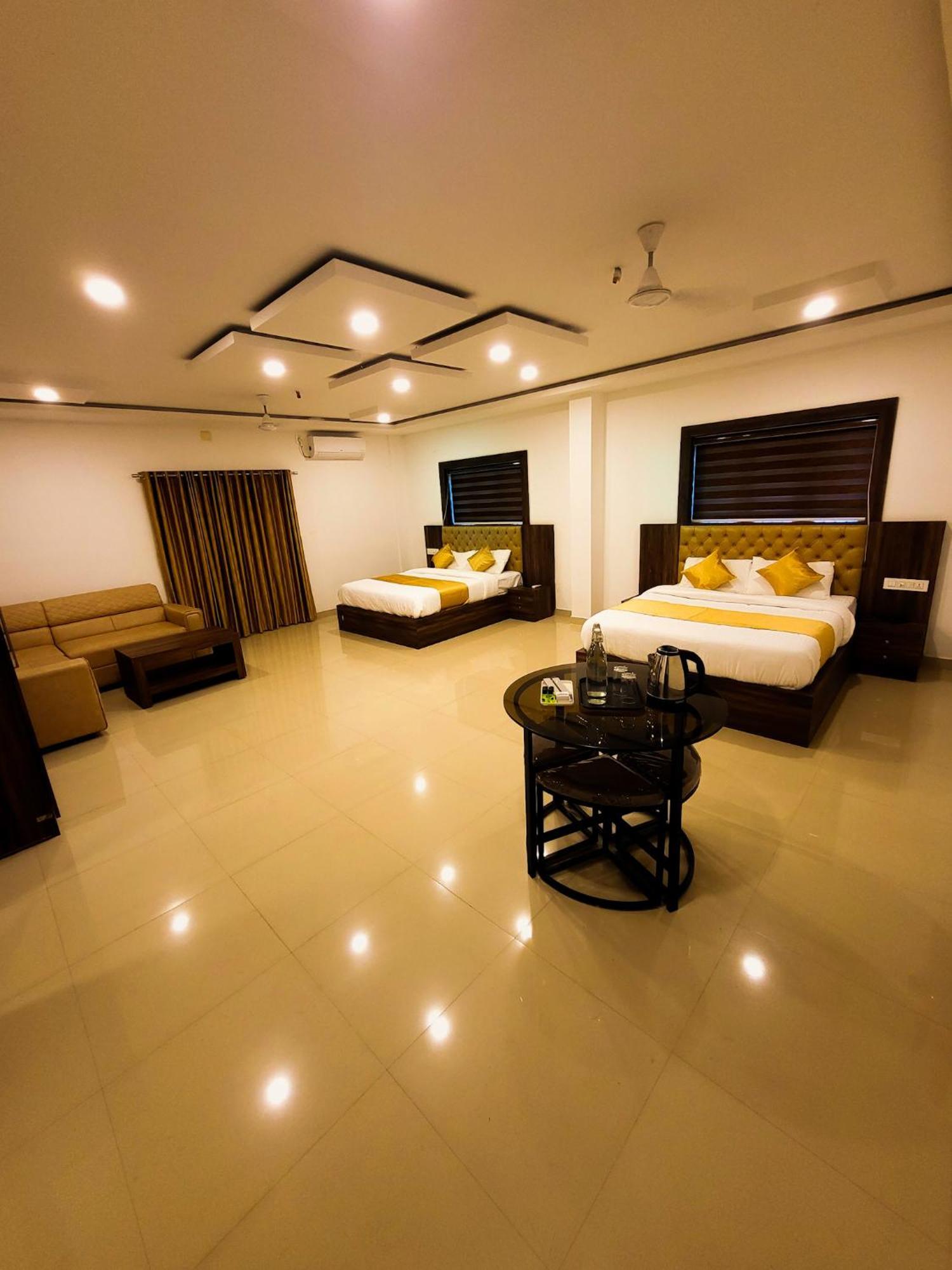 Thejaswini Residency Cheruvathur Nīleshwar المظهر الخارجي الصورة