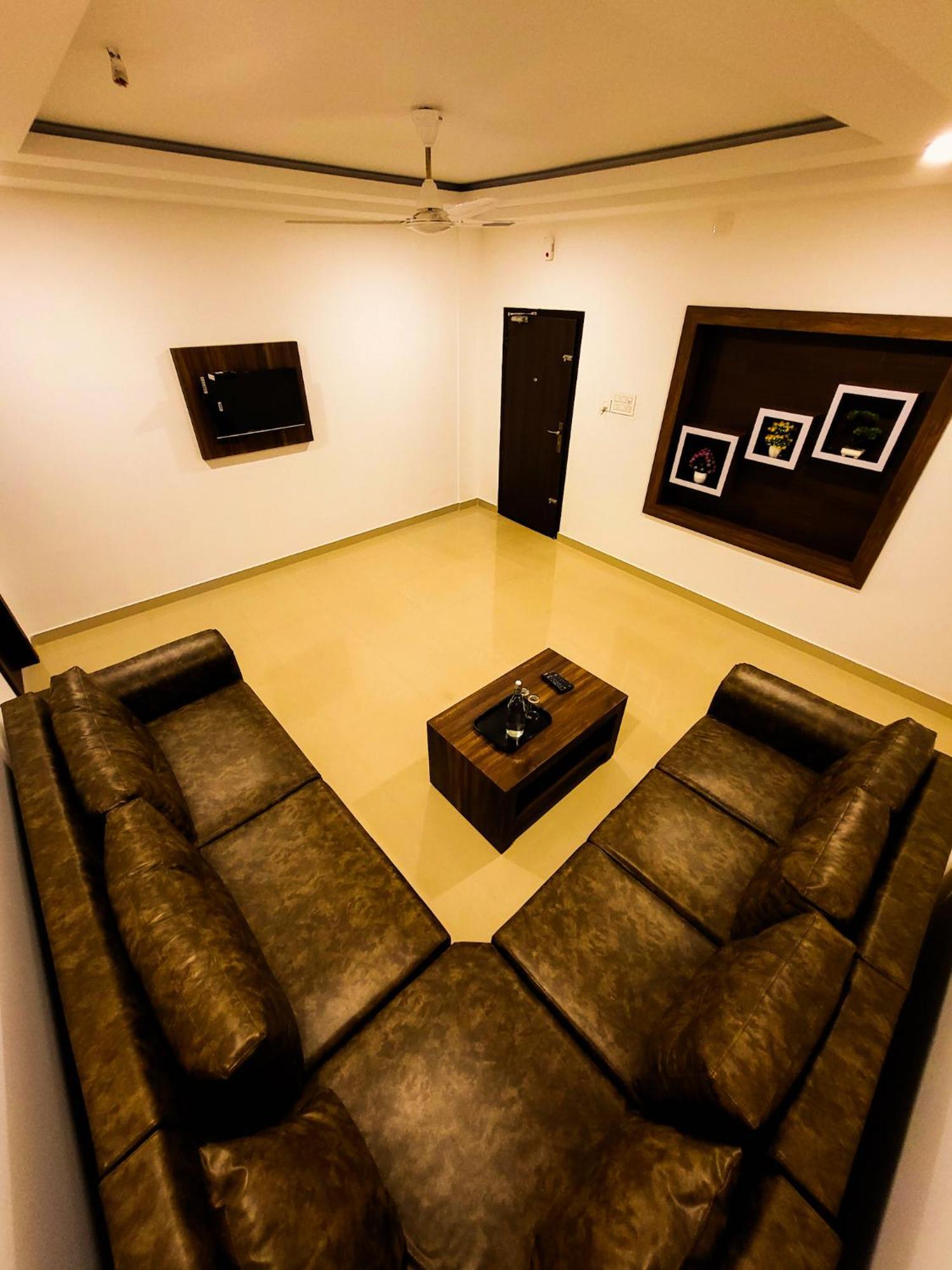 Thejaswini Residency Cheruvathur Nīleshwar المظهر الخارجي الصورة