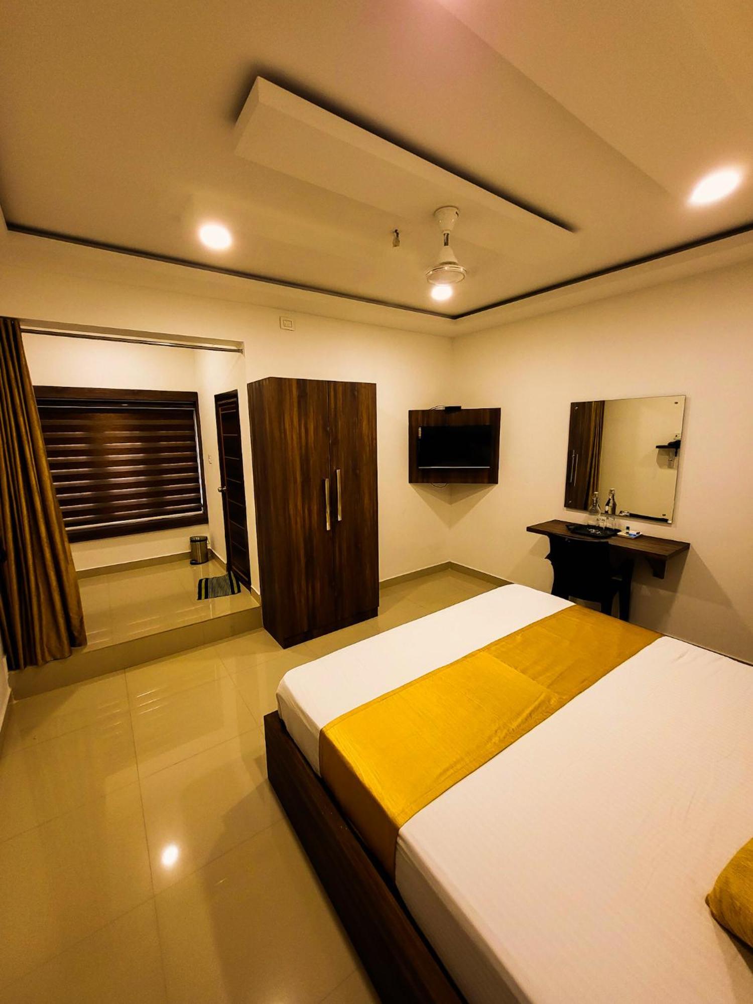 Thejaswini Residency Cheruvathur Nīleshwar المظهر الخارجي الصورة