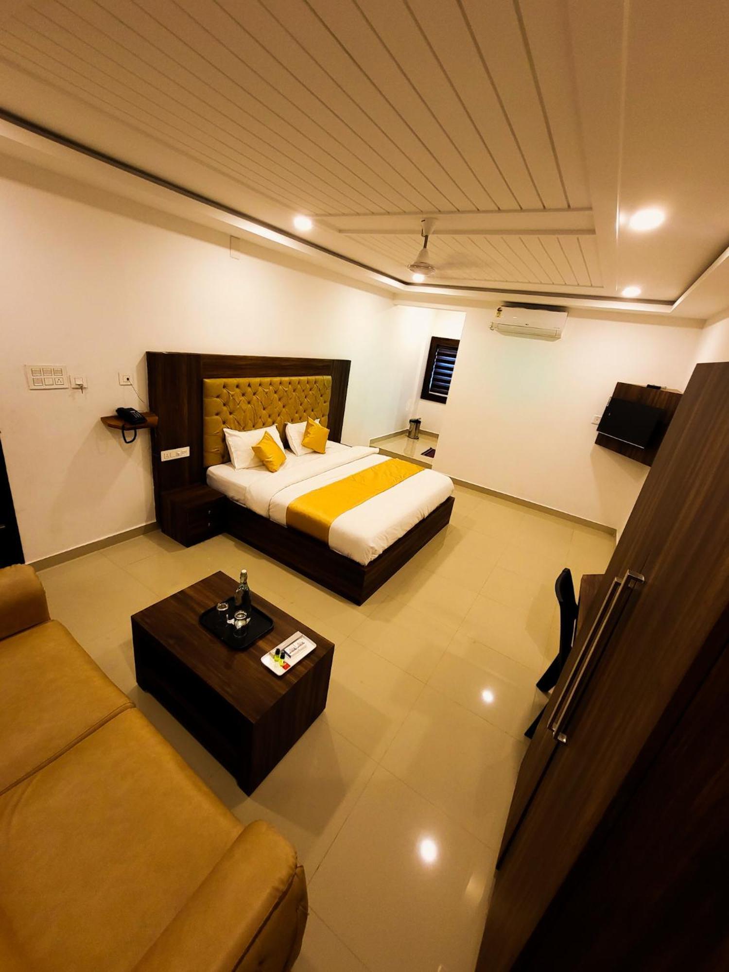 Thejaswini Residency Cheruvathur Nīleshwar المظهر الخارجي الصورة